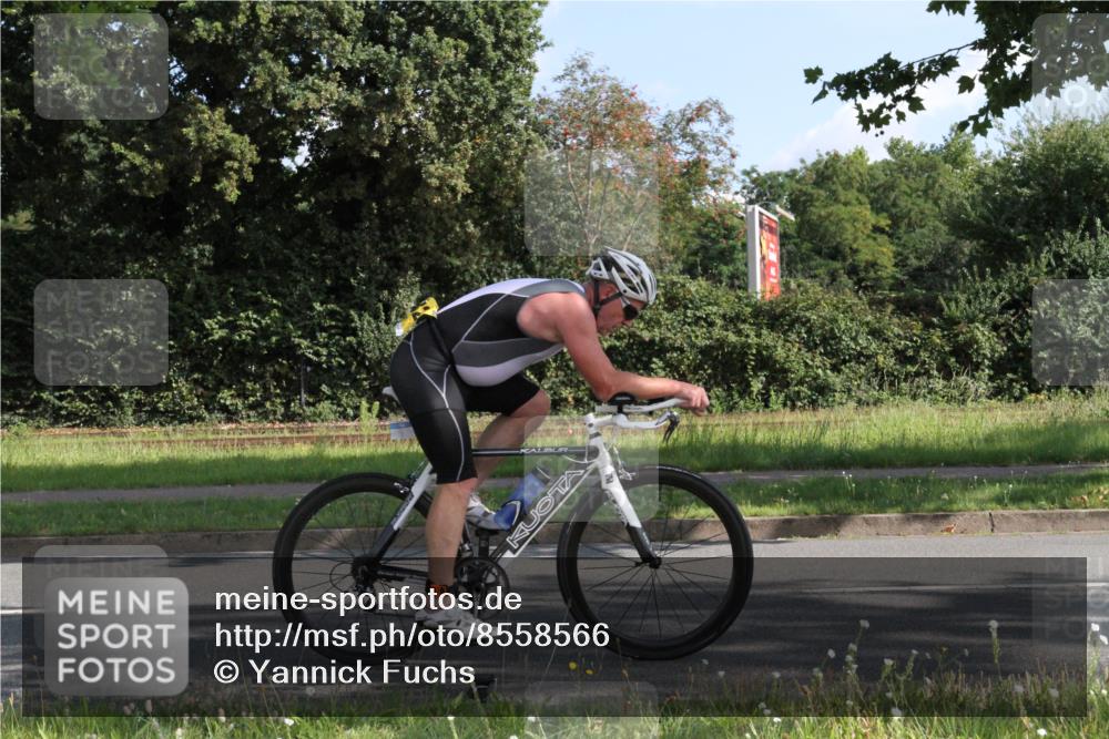 10.08.2025 - GEWOBA Citytriathlon Bremen Yannick Fuchs http://msf.ph/oto/8558566 10.08.2025 10:32:32 Radfahren 349, 354, 406, 408, 426, 432, 473, 483, 502 meine-sportfotos.de