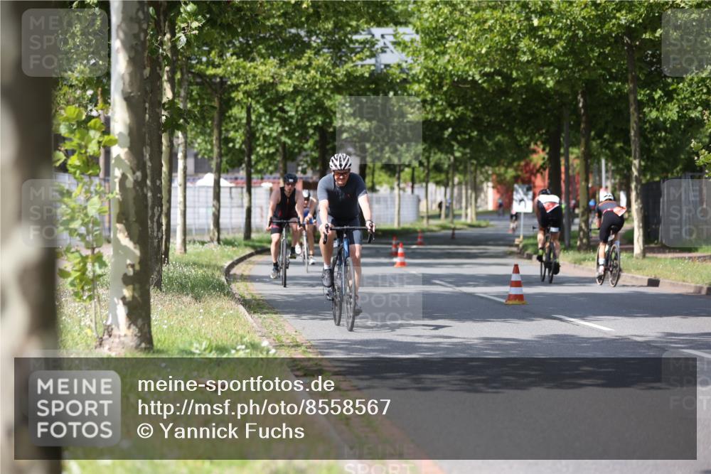 10.08.2025 - GEWOBA Citytriathlon Bremen Yannick Fuchs http://msf.ph/oto/8558567 10.08.2025 12:33:13 Radfahren 554, 626, 664, 708, 738, 824, 836, 859 meine-sportfotos.de
