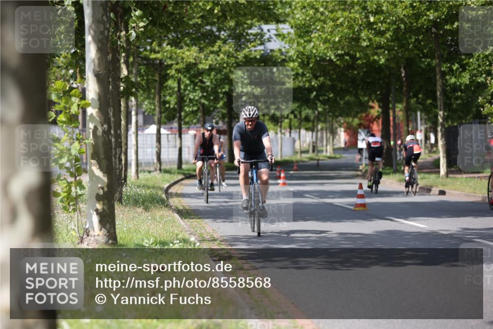 10.08.2025 - GEWOBA Citytriathlon Bremen Yannick Fuchs http://msf.ph/oto/8558568 10.08.2025 12:33:13 Radfahren 554, 626, 664, 708, 738, 824, 836, 859 meine-sportfotos.de
