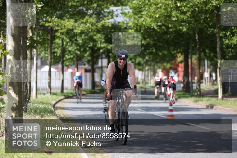 10.08.2025 - GEWOBA Citytriathlon Bremen Yannick Fuchs http://msf.ph/oto/8558574 10.08.2025 12:33:15 Radfahren 554, 626, 708, 738, 824, 836, 859 meine-sportfotos.de