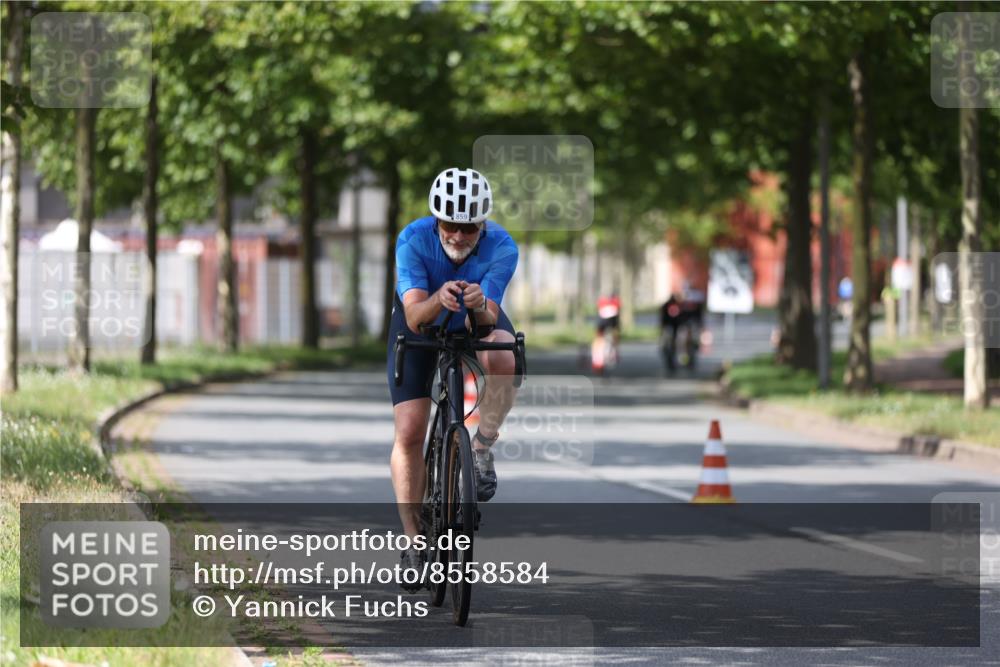 10.08.2025 - GEWOBA Citytriathlon Bremen Yannick Fuchs http://msf.ph/oto/8558584 10.08.2025 12:33:18 Radfahren 554, 708, 738, 824, 836, 859 meine-sportfotos.de