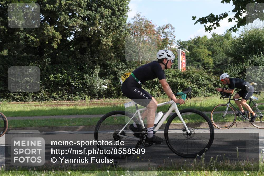 10.08.2025 - GEWOBA Citytriathlon Bremen Yannick Fuchs http://msf.ph/oto/8558589 10.08.2025 10:32:44 Radfahren 349, 371, 384, 406, 426, 473, 483, 502 meine-sportfotos.de
