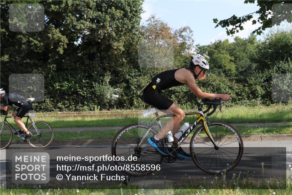 10.08.2025 - GEWOBA Citytriathlon Bremen Yannick Fuchs http://msf.ph/oto/8558596 10.08.2025 10:32:45 Radfahren 349, 371, 384, 406, 426, 473, 483, 502 meine-sportfotos.de