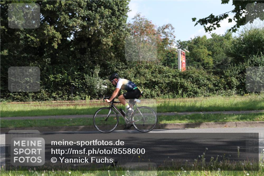10.08.2025 - GEWOBA Citytriathlon Bremen Yannick Fuchs http://msf.ph/oto/8558600 10.08.2025 10:32:46 Radfahren 349, 371, 384, 406, 483, 502 meine-sportfotos.de