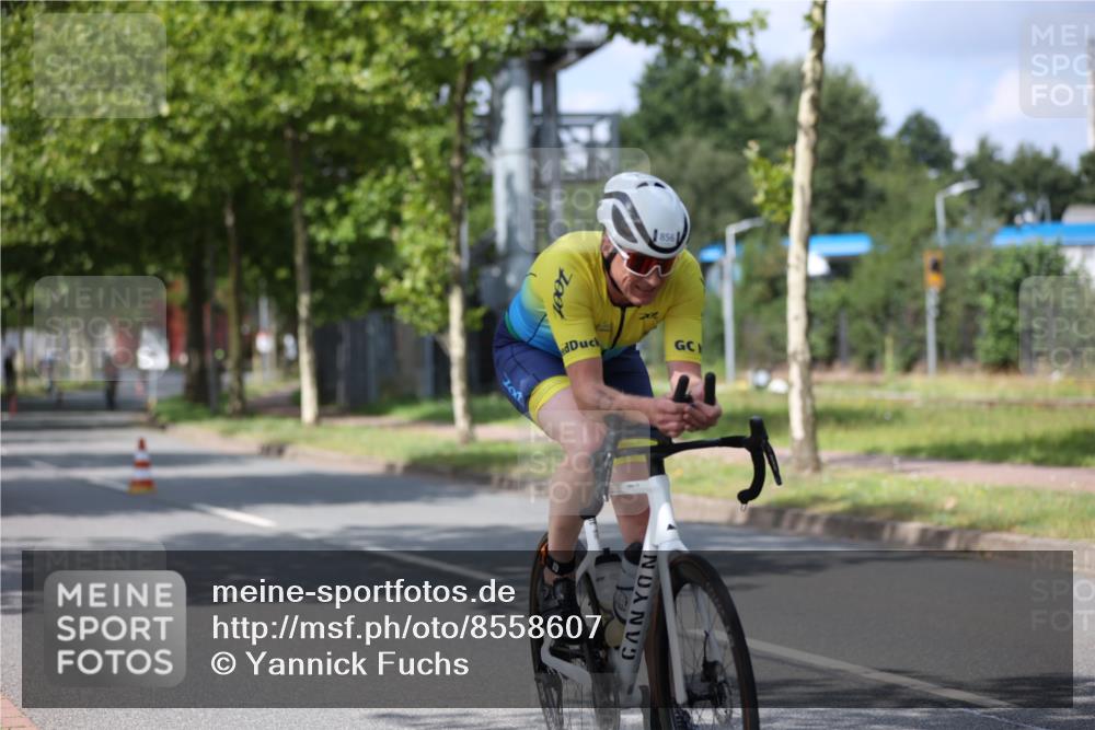 10.08.2025 - GEWOBA Citytriathlon Bremen Yannick Fuchs http://msf.ph/oto/8558607 10.08.2025 12:33:43 Radfahren 560, 635, 741, 820, 856, 895 meine-sportfotos.de