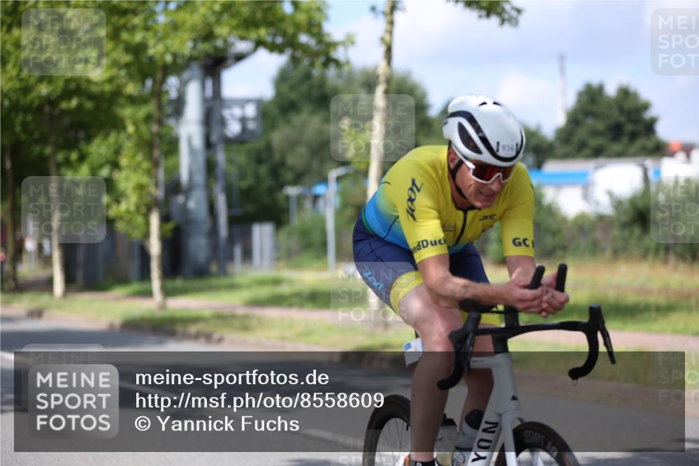 10.08.2025 - GEWOBA Citytriathlon Bremen Yannick Fuchs http://msf.ph/oto/8558609 10.08.2025 12:33:43 Radfahren 560, 635, 741, 820, 856, 895 meine-sportfotos.de