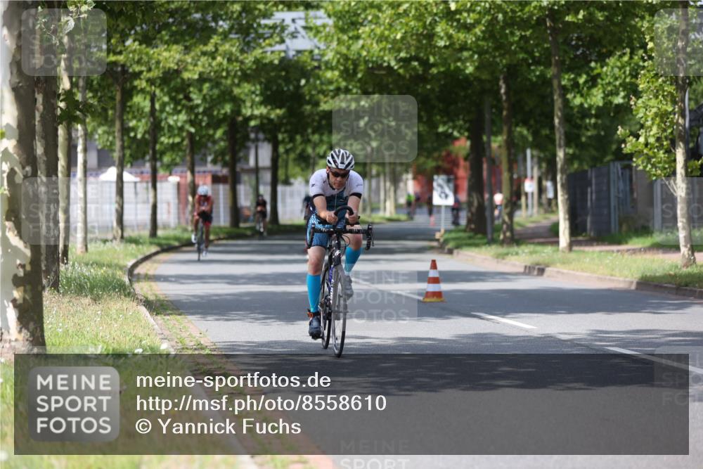 10.08.2025 - GEWOBA Citytriathlon Bremen Yannick Fuchs http://msf.ph/oto/8558610 10.08.2025 12:33:45 Radfahren 560, 635, 741, 820, 856, 858, 895 meine-sportfotos.de