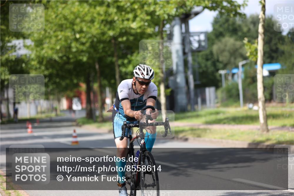 10.08.2025 - GEWOBA Citytriathlon Bremen Yannick Fuchs http://msf.ph/oto/8558614 10.08.2025 12:33:46 Radfahren 560, 635, 741, 856, 858, 895 meine-sportfotos.de