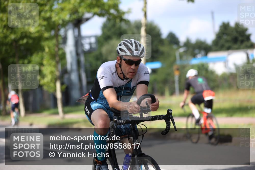 10.08.2025 - GEWOBA Citytriathlon Bremen Yannick Fuchs http://msf.ph/oto/8558617 10.08.2025 12:33:46 Radfahren 560, 635, 741, 856, 858, 895 meine-sportfotos.de
