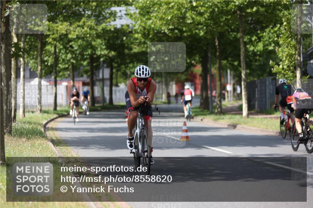 10.08.2025 - GEWOBA Citytriathlon Bremen Yannick Fuchs http://msf.ph/oto/8558620 10.08.2025 12:33:48 Radfahren 560, 635, 741, 856, 858, 867, 895 meine-sportfotos.de