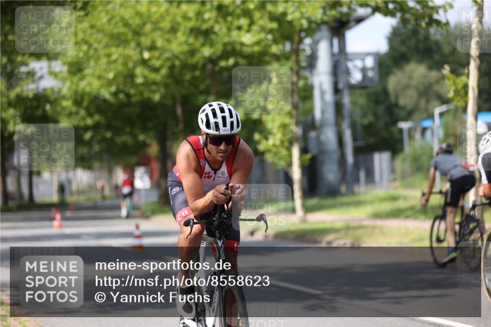 10.08.2025 - GEWOBA Citytriathlon Bremen Yannick Fuchs http://msf.ph/oto/8558623 10.08.2025 12:33:49 Radfahren 560, 635, 637, 741, 856, 858, 867, 895 meine-sportfotos.de