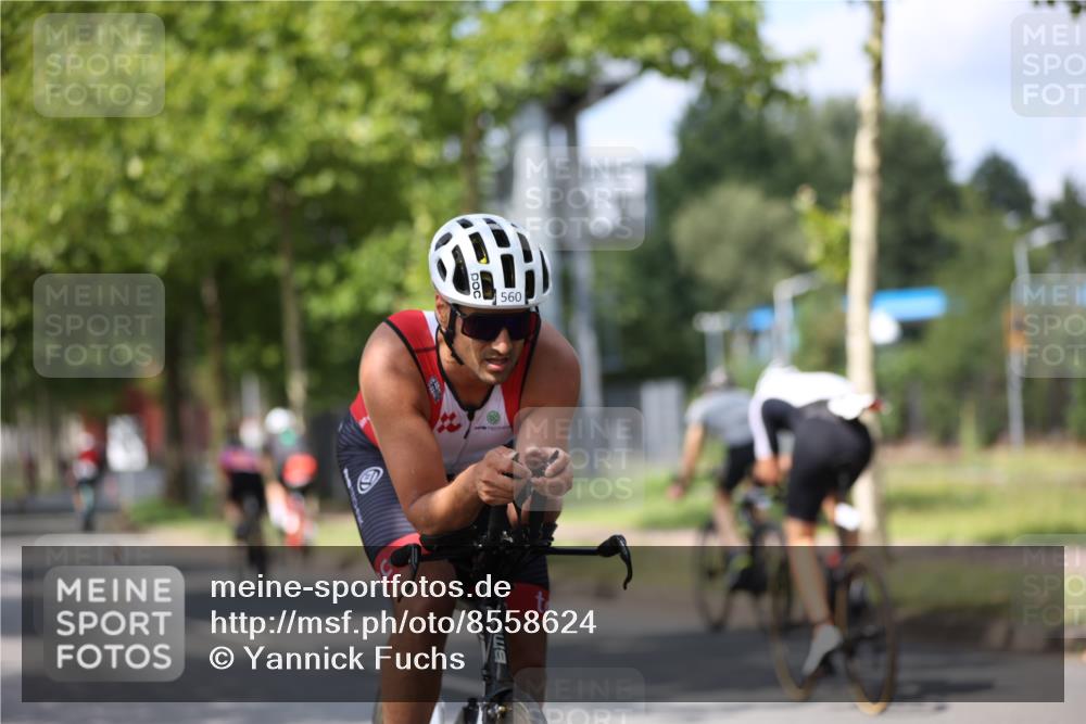 10.08.2025 - GEWOBA Citytriathlon Bremen Yannick Fuchs http://msf.ph/oto/8558624 10.08.2025 12:33:49 Radfahren 560, 635, 637, 741, 856, 858, 867, 895 meine-sportfotos.de