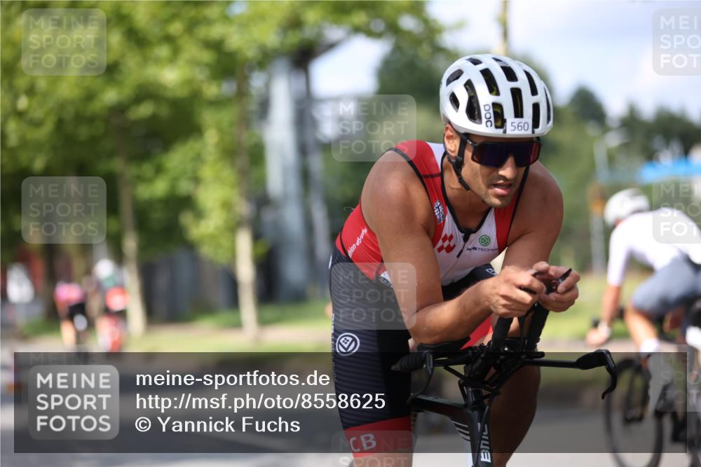 10.08.2025 - GEWOBA Citytriathlon Bremen Yannick Fuchs http://msf.ph/oto/8558625 10.08.2025 12:33:49 Radfahren 560, 635, 637, 741, 856, 858, 867, 895 meine-sportfotos.de