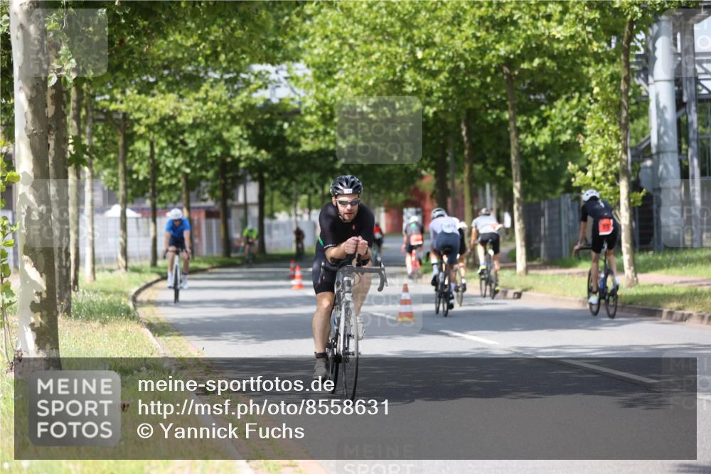 10.08.2025 - GEWOBA Citytriathlon Bremen Yannick Fuchs http://msf.ph/oto/8558631 10.08.2025 12:33:51 Radfahren 560, 635, 637, 741, 768, 856, 858, 867, 895 meine-sportfotos.de