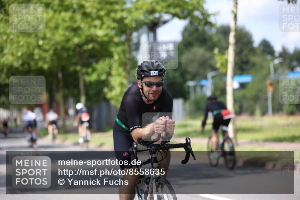 10.08.2025 - GEWOBA Citytriathlon Bremen Yannick Fuchs http://msf.ph/oto/8558635 10.08.2025 12:33:51 Radfahren 560, 635, 637, 741, 768, 856, 858, 867, 895 meine-sportfotos.de