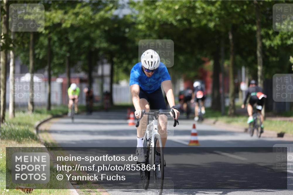 10.08.2025 - GEWOBA Citytriathlon Bremen Yannick Fuchs http://msf.ph/oto/8558641 10.08.2025 12:33:53 Radfahren 560, 635, 637, 741, 768, 856, 858, 867, 895 meine-sportfotos.de