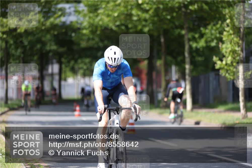 10.08.2025 - GEWOBA Citytriathlon Bremen Yannick Fuchs http://msf.ph/oto/8558642 10.08.2025 12:33:53 Radfahren 560, 635, 637, 741, 768, 856, 858, 867, 895 meine-sportfotos.de