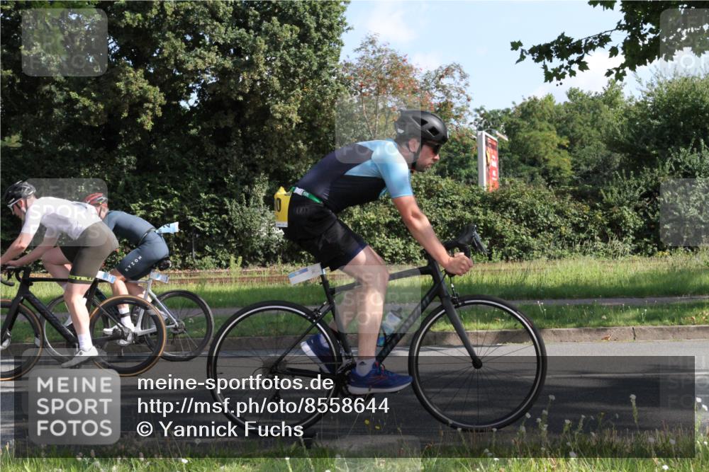 10.08.2025 - GEWOBA Citytriathlon Bremen Yannick Fuchs http://msf.ph/oto/8558644 10.08.2025 10:33:05 Radfahren 355, 371, 389, 390, 420, 430, 448 meine-sportfotos.de