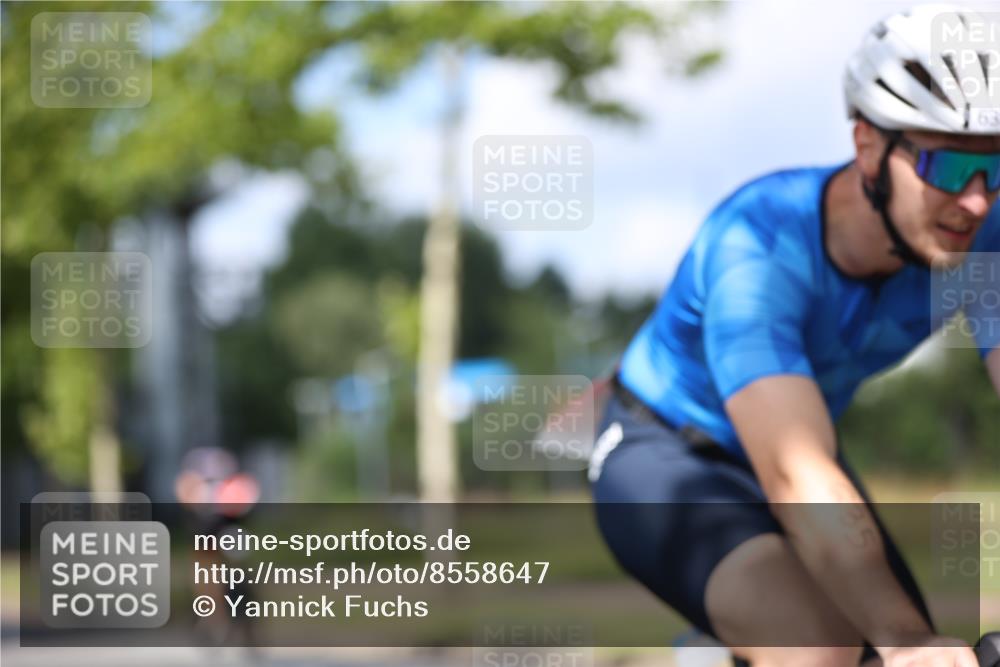 10.08.2025 - GEWOBA Citytriathlon Bremen Yannick Fuchs http://msf.ph/oto/8558647 10.08.2025 12:33:54 Radfahren 560, 635, 637, 741, 768, 856, 858, 867, 895 meine-sportfotos.de