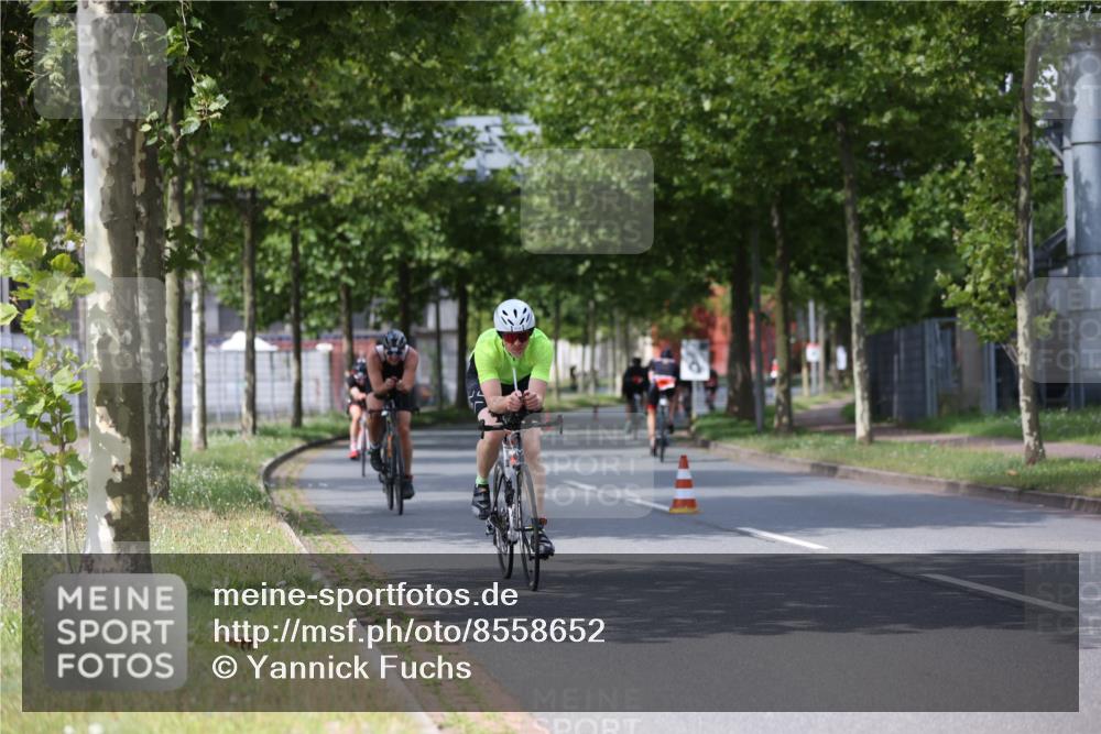 10.08.2025 - GEWOBA Citytriathlon Bremen Yannick Fuchs http://msf.ph/oto/8558652 10.08.2025 12:33:57 Radfahren 560, 635, 637, 741, 768, 856, 858, 867, 895 meine-sportfotos.de