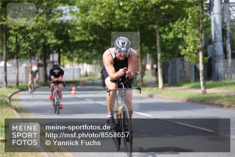 10.08.2025 - GEWOBA Citytriathlon Bremen Yannick Fuchs http://msf.ph/oto/8558657 10.08.2025 12:33:58 Radfahren 560, 635, 637, 741, 768, 856, 858, 867 meine-sportfotos.de