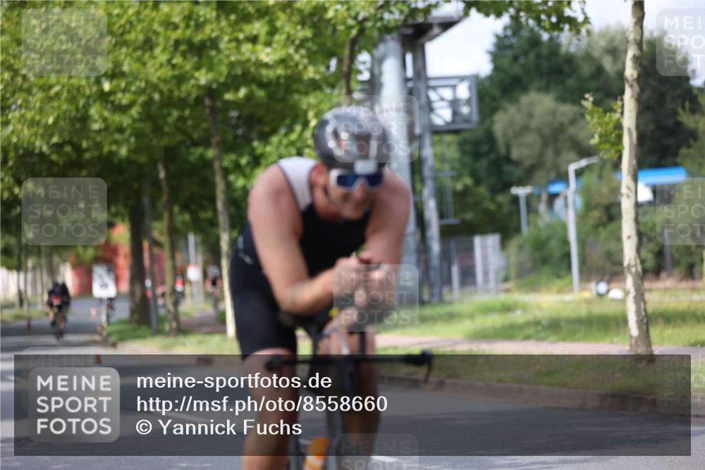 10.08.2025 - GEWOBA Citytriathlon Bremen Yannick Fuchs http://msf.ph/oto/8558660 10.08.2025 12:33:59 Radfahren 560, 635, 637, 741, 768, 858, 867 meine-sportfotos.de