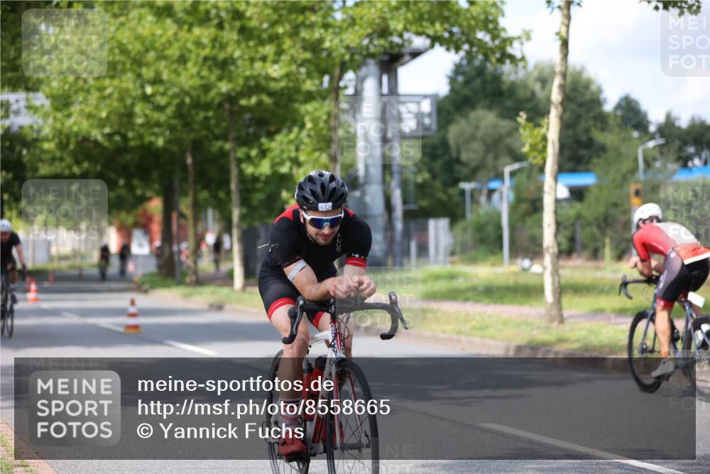 10.08.2025 - GEWOBA Citytriathlon Bremen Yannick Fuchs http://msf.ph/oto/8558665 10.08.2025 12:34:00 Radfahren 560, 635, 637, 741, 768, 858, 867 meine-sportfotos.de