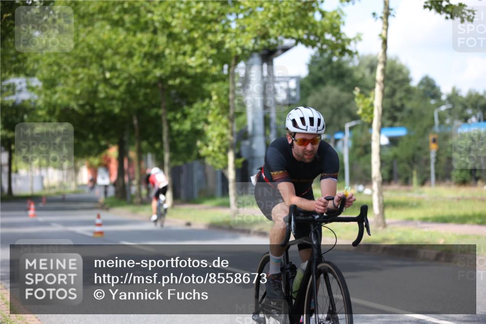 10.08.2025 - GEWOBA Citytriathlon Bremen Yannick Fuchs http://msf.ph/oto/8558673 10.08.2025 12:34:02 Radfahren 560, 635, 637, 741, 768, 822, 858, 867 meine-sportfotos.de
