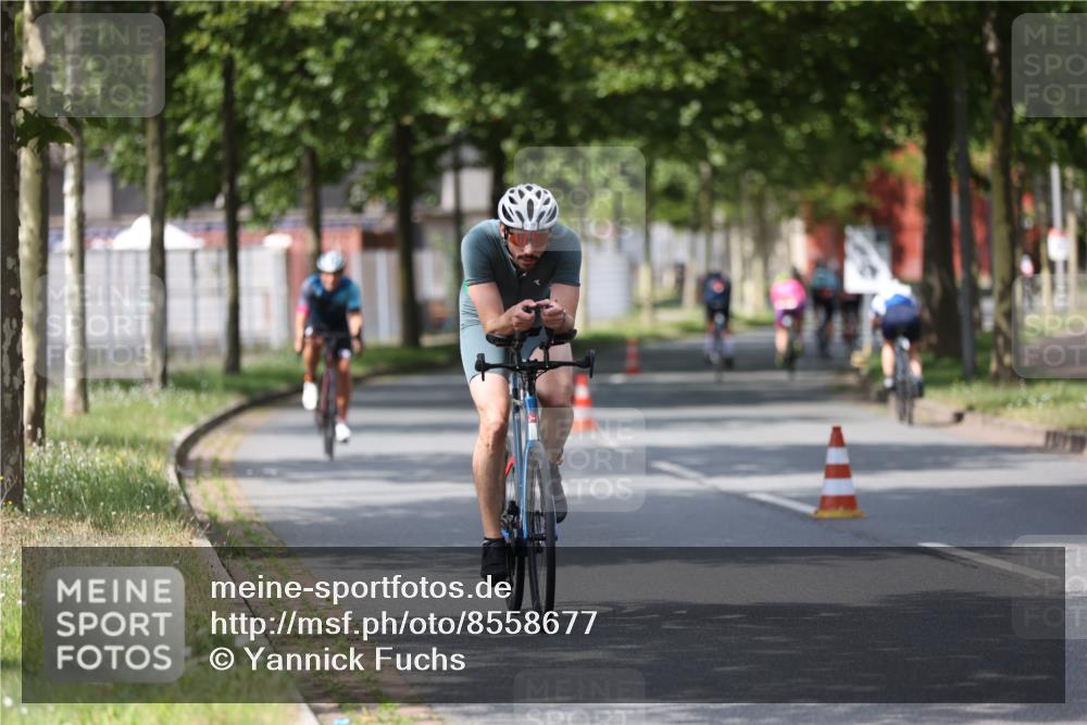 10.08.2025 - GEWOBA Citytriathlon Bremen Yannick Fuchs http://msf.ph/oto/8558677 10.08.2025 12:34:14 Radfahren 553, 637, 768, 822, 834, 891 meine-sportfotos.de