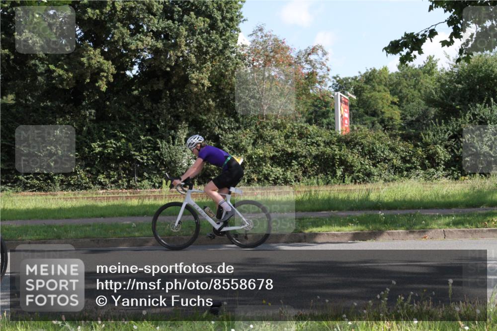 10.08.2025 - GEWOBA Citytriathlon Bremen Yannick Fuchs http://msf.ph/oto/8558678 10.08.2025 10:33:26 Radfahren 105, 127, 389, 396, 420, 421, 428, 448, 479 meine-sportfotos.de