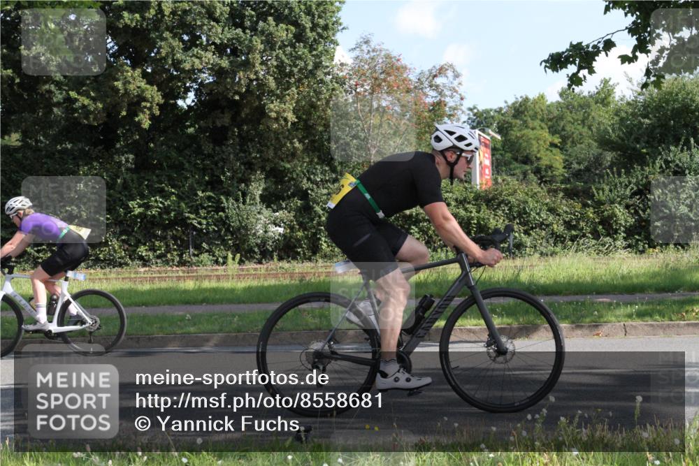 10.08.2025 - GEWOBA Citytriathlon Bremen Yannick Fuchs http://msf.ph/oto/8558681 10.08.2025 10:33:26 Radfahren 105, 127, 389, 396, 420, 421, 428, 448, 479 meine-sportfotos.de