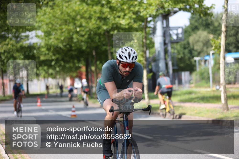 10.08.2025 - GEWOBA Citytriathlon Bremen Yannick Fuchs http://msf.ph/oto/8558682 10.08.2025 12:34:15 Radfahren 553, 686, 768, 822, 834, 891 meine-sportfotos.de