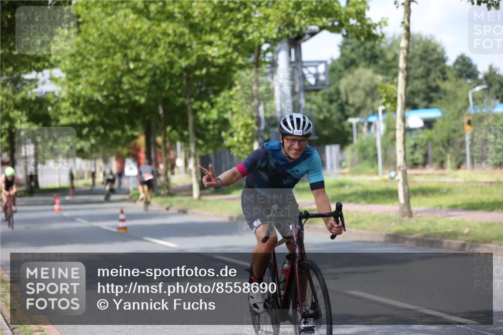 10.08.2025 - GEWOBA Citytriathlon Bremen Yannick Fuchs http://msf.ph/oto/8558690 10.08.2025 12:34:17 Radfahren 553, 686, 822, 834, 891, 912 meine-sportfotos.de