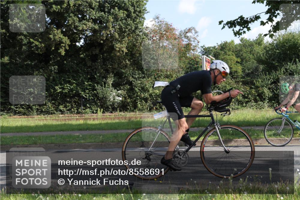 10.08.2025 - GEWOBA Citytriathlon Bremen Yannick Fuchs http://msf.ph/oto/8558691 10.08.2025 10:33:37 Radfahren 127, 350, 394, 396, 428, 479, 491, 504 meine-sportfotos.de