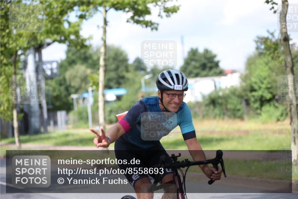 10.08.2025 - GEWOBA Citytriathlon Bremen Yannick Fuchs http://msf.ph/oto/8558693 10.08.2025 12:34:18 Radfahren 553, 686, 822, 834, 891, 912 meine-sportfotos.de