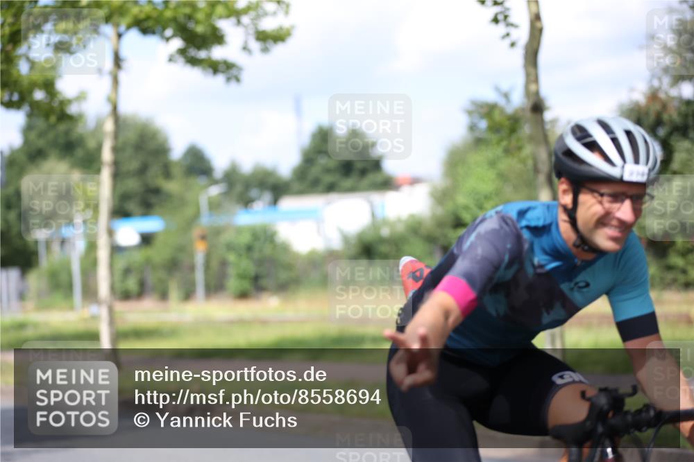 10.08.2025 - GEWOBA Citytriathlon Bremen Yannick Fuchs http://msf.ph/oto/8558694 10.08.2025 12:34:18 Radfahren 553, 686, 822, 834, 891, 912 meine-sportfotos.de
