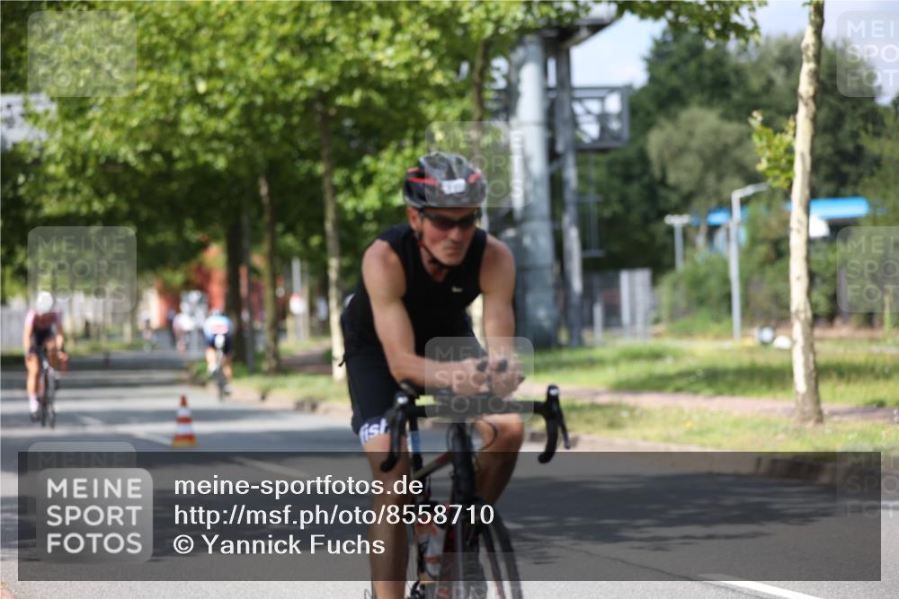10.08.2025 - GEWOBA Citytriathlon Bremen Yannick Fuchs http://msf.ph/oto/8558710 10.08.2025 12:34:25 Radfahren 553, 686, 822, 834, 891, 912, 1037 meine-sportfotos.de