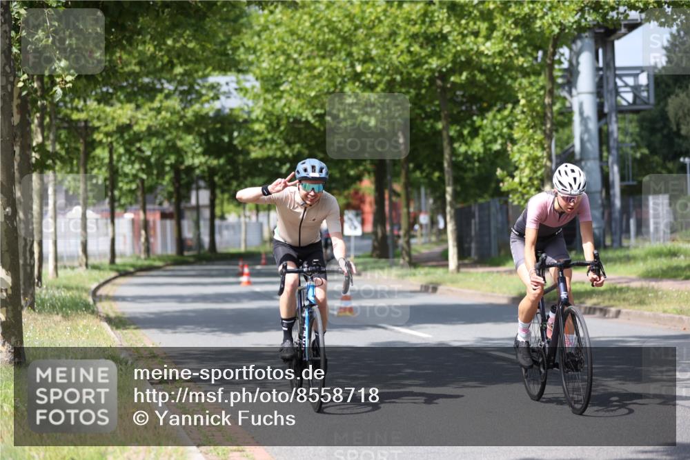 10.08.2025 - GEWOBA Citytriathlon Bremen Yannick Fuchs http://msf.ph/oto/8558718 10.08.2025 12:34:27 Radfahren 553, 584, 686, 822, 834, 891, 912, 914, 1027, 1037 meine-sportfotos.de