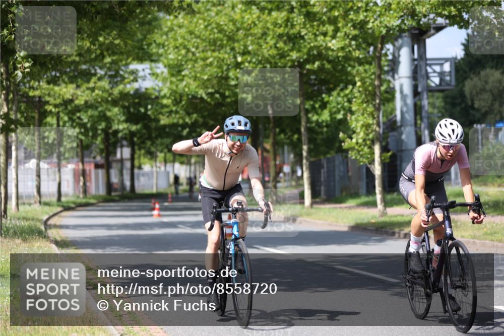 10.08.2025 - GEWOBA Citytriathlon Bremen Yannick Fuchs http://msf.ph/oto/8558720 10.08.2025 12:34:27 Radfahren 553, 584, 686, 822, 834, 891, 912, 914, 1027, 1037 meine-sportfotos.de