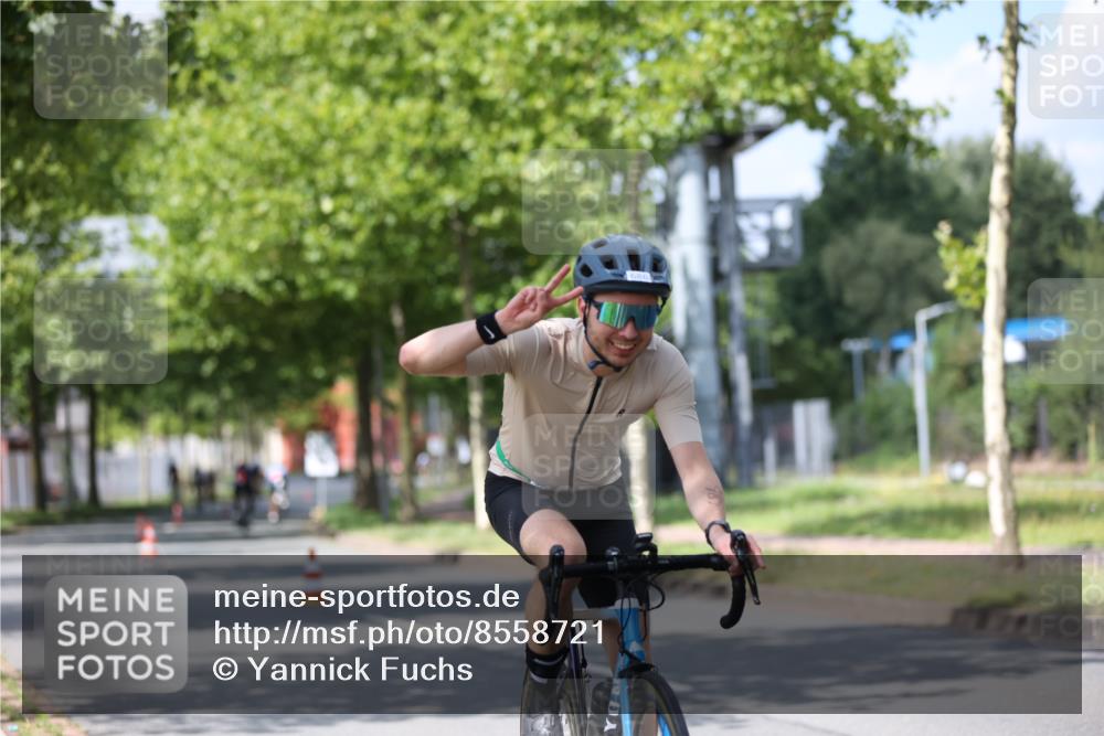 10.08.2025 - GEWOBA Citytriathlon Bremen Yannick Fuchs http://msf.ph/oto/8558721 10.08.2025 12:34:27 Radfahren 553, 584, 686, 822, 834, 891, 912, 914, 1027, 1037 meine-sportfotos.de