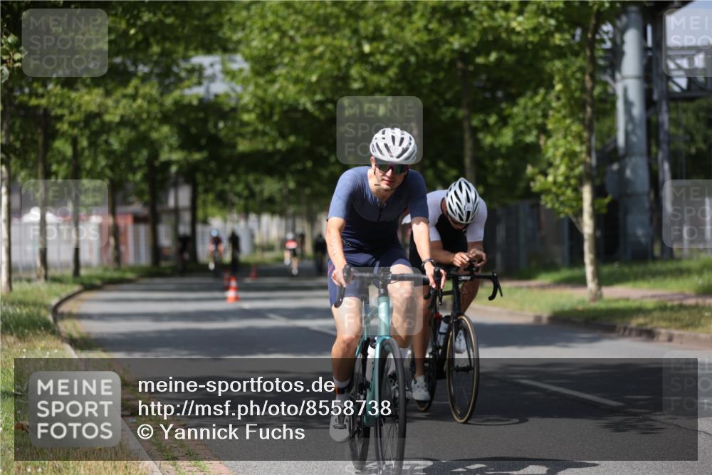 10.08.2025 - GEWOBA Citytriathlon Bremen Yannick Fuchs http://msf.ph/oto/8558738 10.08.2025 12:34:36 Radfahren 584, 591, 632, 686, 736, 826, 841, 891, 912, 914, 1027, 1037 meine-sportfotos.de