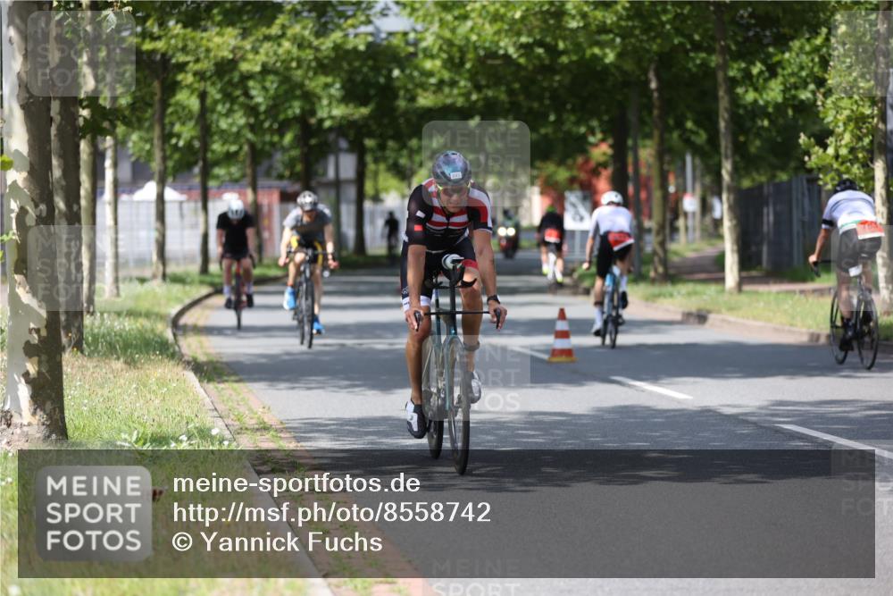 10.08.2025 - GEWOBA Citytriathlon Bremen Yannick Fuchs http://msf.ph/oto/8558742 10.08.2025 12:34:41 Radfahren 556, 584, 591, 632, 736, 826, 841, 912, 914, 1027, 1037 meine-sportfotos.de