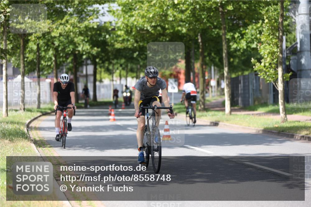 10.08.2025 - GEWOBA Citytriathlon Bremen Yannick Fuchs http://msf.ph/oto/8558748 10.08.2025 12:34:43 Radfahren 556, 584, 591, 632, 736, 826, 841, 914, 1027, 1037 meine-sportfotos.de