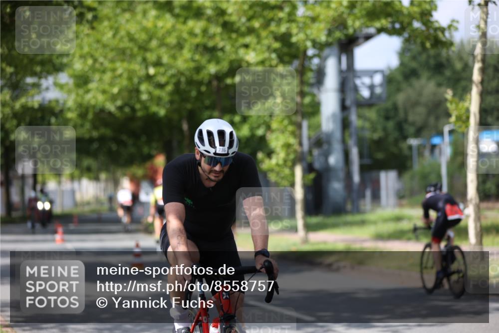 10.08.2025 - GEWOBA Citytriathlon Bremen Yannick Fuchs http://msf.ph/oto/8558757 10.08.2025 12:34:45 Radfahren 556, 584, 591, 632, 680, 736, 826, 841, 914, 1027, 1037 meine-sportfotos.de