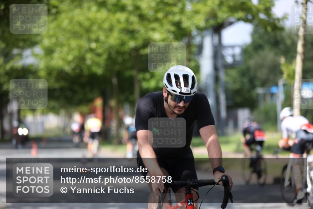 10.08.2025 - GEWOBA Citytriathlon Bremen Yannick Fuchs http://msf.ph/oto/8558758 10.08.2025 12:34:45 Radfahren 556, 584, 591, 632, 680, 736, 826, 841, 914, 1027, 1037 meine-sportfotos.de