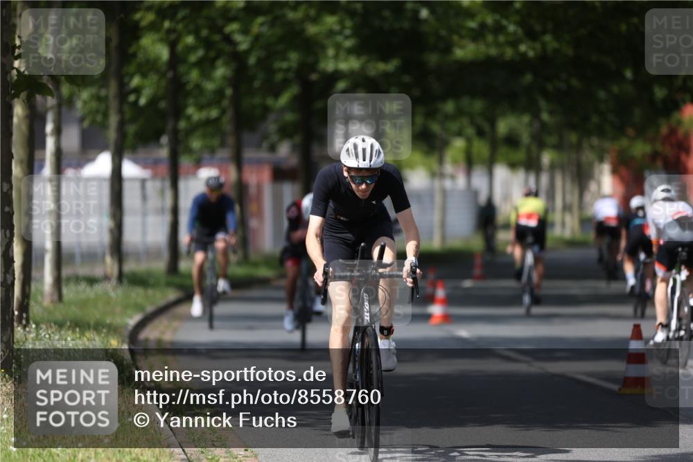 10.08.2025 - GEWOBA Citytriathlon Bremen Yannick Fuchs http://msf.ph/oto/8558760 10.08.2025 12:34:47 Radfahren 556, 584, 591, 632, 680, 736, 826, 841, 855, 914, 915, 1027, 1037 meine-sportfotos.de