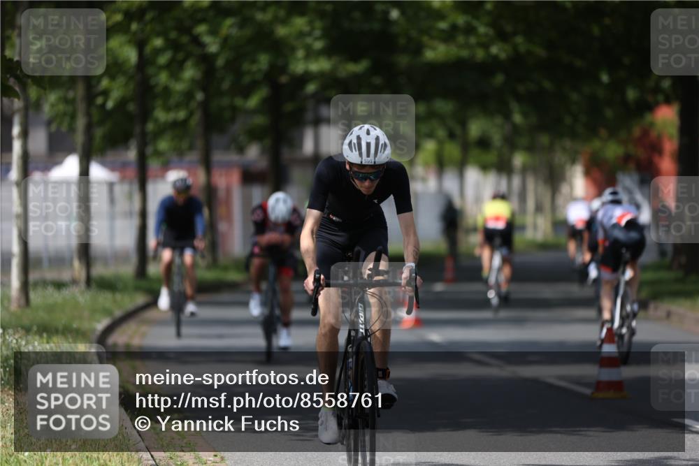 10.08.2025 - GEWOBA Citytriathlon Bremen Yannick Fuchs http://msf.ph/oto/8558761 10.08.2025 12:34:47 Radfahren 556, 584, 591, 632, 680, 736, 826, 841, 855, 914, 915, 1027, 1037 meine-sportfotos.de