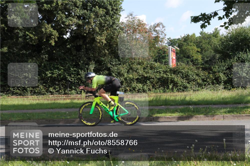 10.08.2025 - GEWOBA Citytriathlon Bremen Yannick Fuchs http://msf.ph/oto/8558766 10.08.2025 10:34:04 Radfahren 81, 97, 151, 161, 239, 245, 400, 409, 419, 427, 451, 512 meine-sportfotos.de