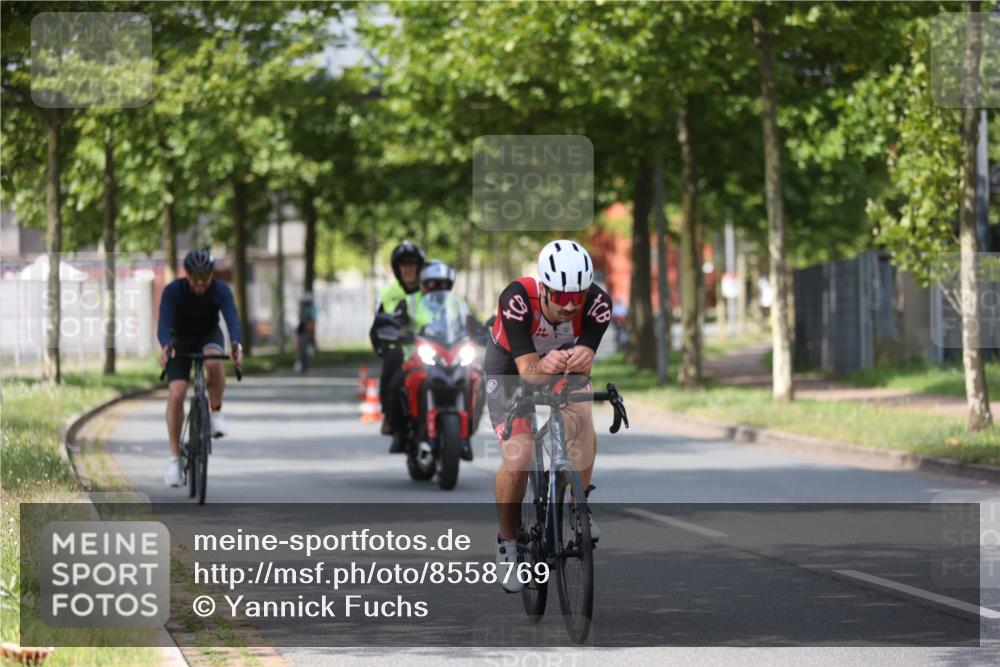 10.08.2025 - GEWOBA Citytriathlon Bremen Yannick Fuchs http://msf.ph/oto/8558769 10.08.2025 12:34:49 Radfahren 556, 584, 591, 632, 680, 736, 826, 841, 855, 914, 915, 956, 1027, 1037 meine-sportfotos.de