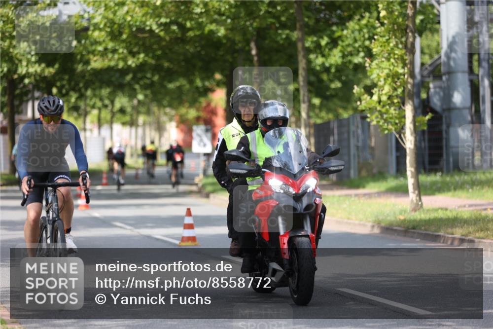 10.08.2025 - GEWOBA Citytriathlon Bremen Yannick Fuchs http://msf.ph/oto/8558772 10.08.2025 12:34:50 Radfahren 556, 584, 591, 632, 680, 736, 826, 841, 855, 914, 915, 956, 1027, 1037 meine-sportfotos.de